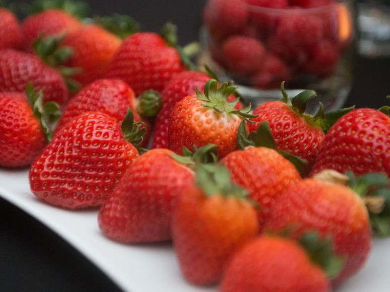 British Strawberry Season Kicks Off,Table Etiquette Rules