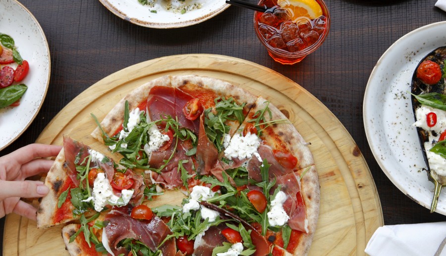 Uber launches food delivery service