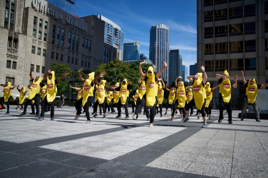 Del Monte flash mob hits Chicago