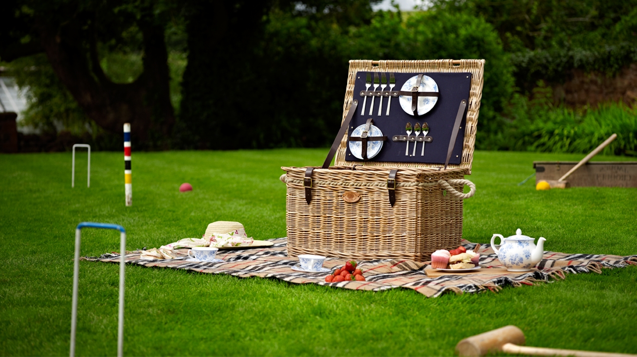 The UK's leading manufacturer of willow baskets