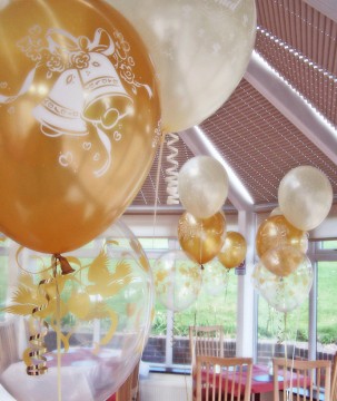 Balloon Decor: Hanging Balloons with Curling Ribbon